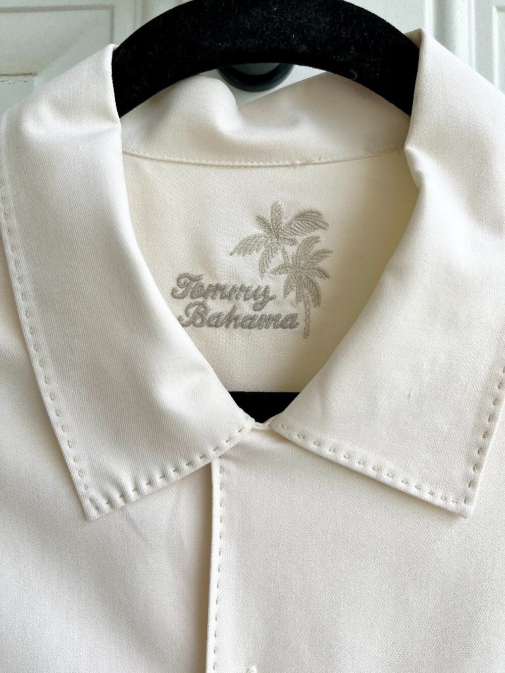 Tommy Bahama  Men's Camp Shirt The Silk Collection size M - Picture 3 of 8